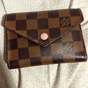 Louis vuitton victorine wallet SOLD
